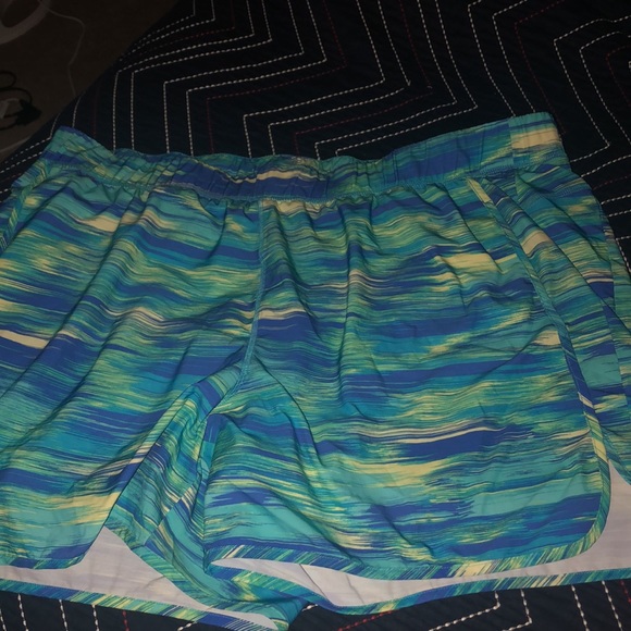 Livi active workout shorts 2 pair - Picture 2 of 5